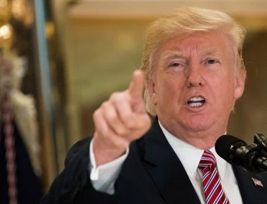 Ξεκίνησε ο πόλεμος: Ο Τραμπ υπέγραψε την επιβολή δασμών στις εισαγωγές χάλυβα και αλουμινίου - ΕΕ: «Θα απαντήσουμε»